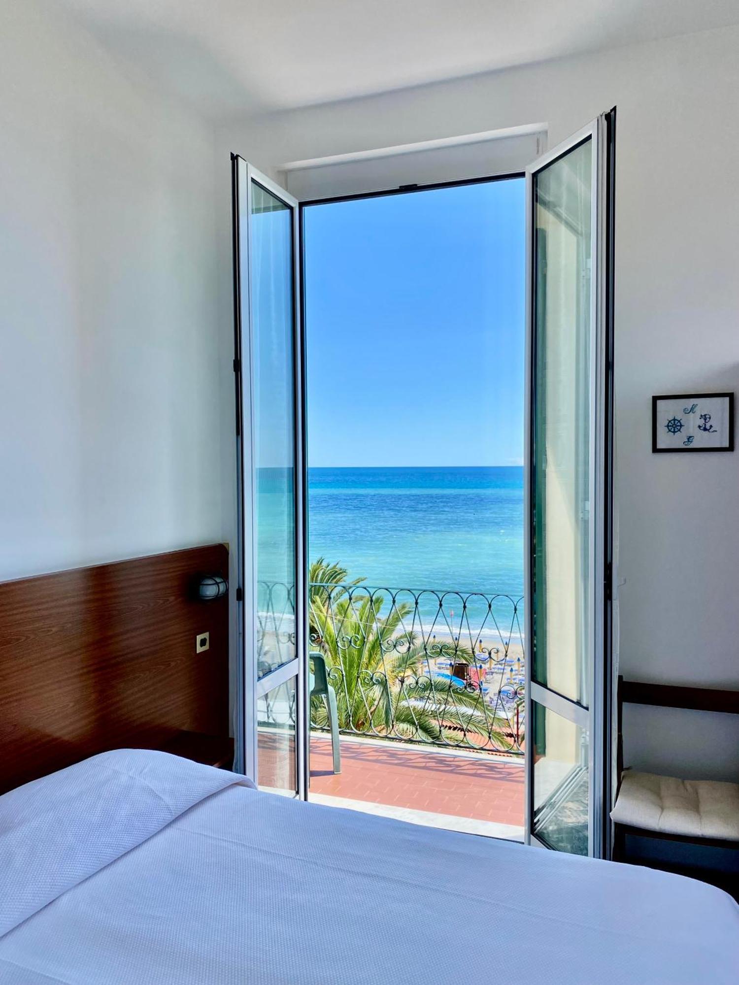 Hotel Gambone Finale Ligure Exteriér fotografie